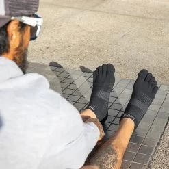 Injinji Run Lightweight No Show -Camp Haven 281110 bla 2 1