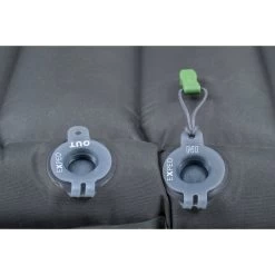 Exped Dura 6R LW -Camp Haven Detail Dura grey valve close